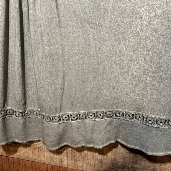 🌻 POL Mineral Wash Tunic w/ Crochet Cut Outs Ruffle Tunic Top Boho Chic - Picture 7 of 11